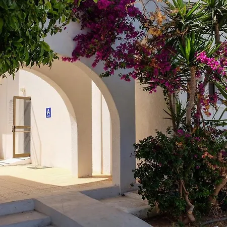 Amore Apts Paralimni