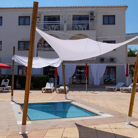 Hotel Amore Apts 3*