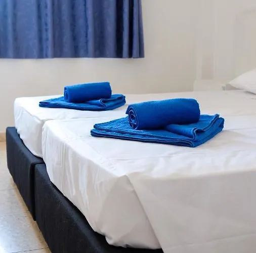 Amore Apts فندق باراليمني