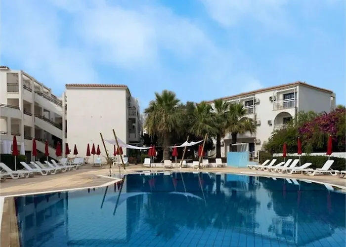 فندق Amore Apts 3*